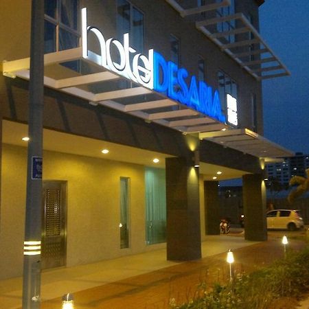 Hotel Desaria Петалинг-Джая Экстерьер фото