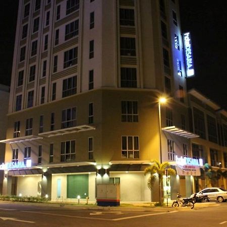 Hotel Desaria Петалинг-Джая Экстерьер фото