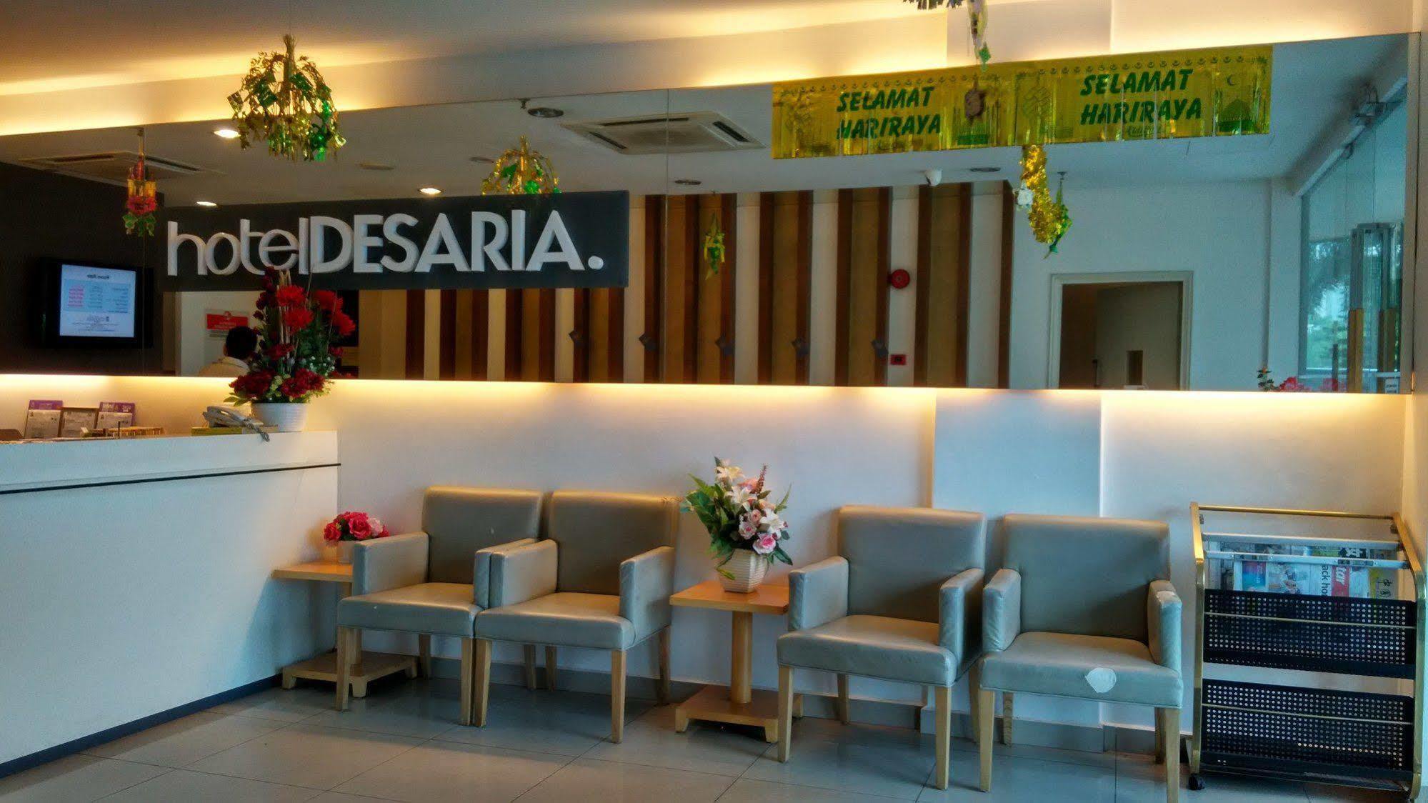 Hotel Desaria Петалинг-Джая Экстерьер фото